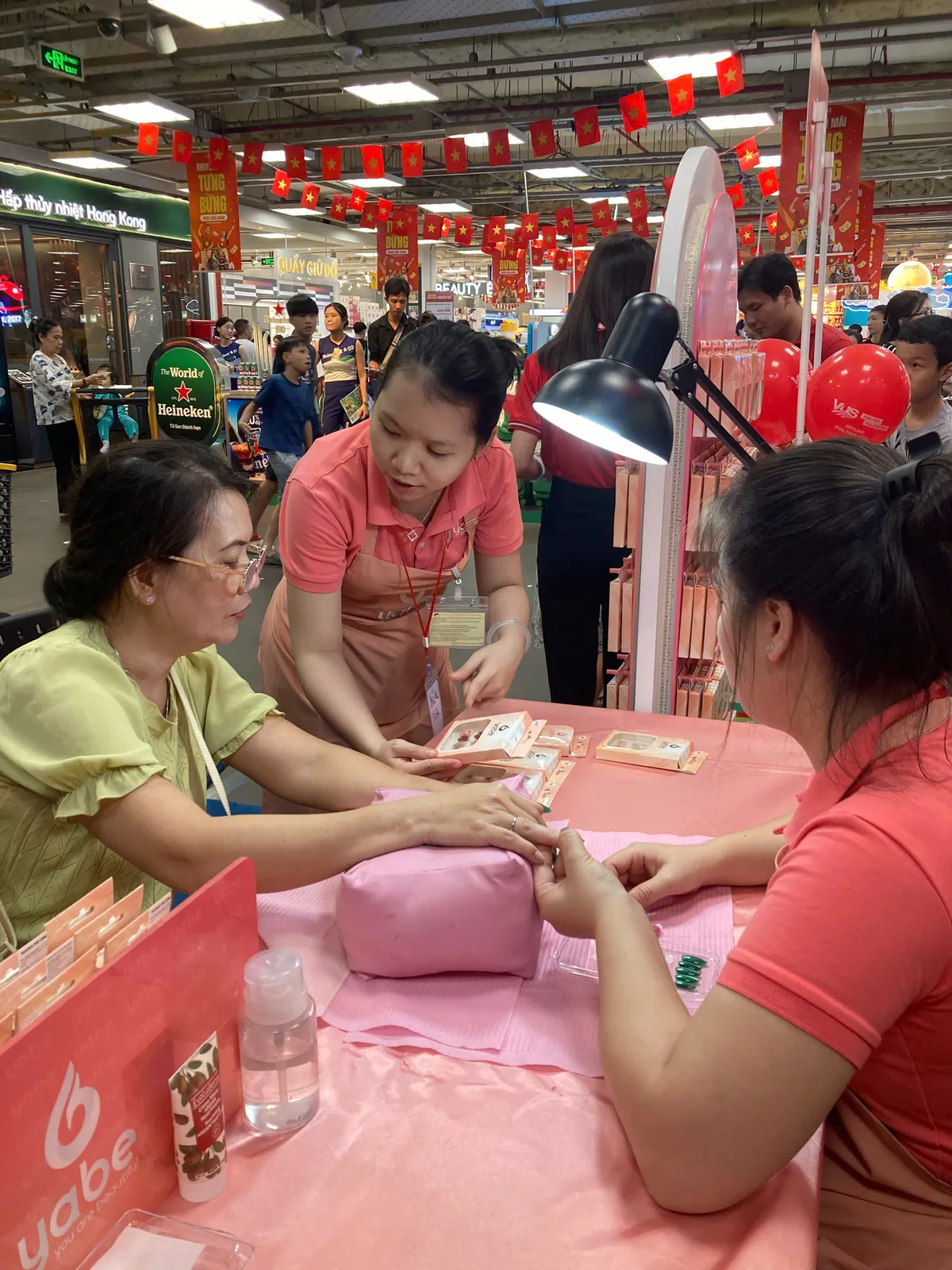 Yabe Nailbox Lab Emart Phan Văn Trị - Hình ảnh 14