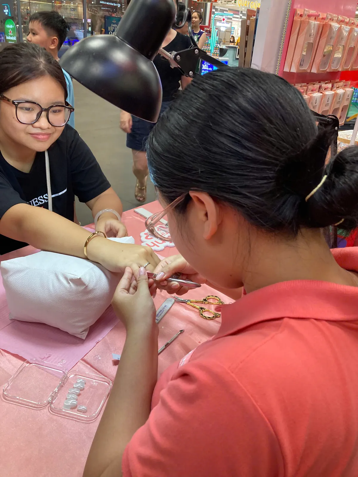 Yabe Nailbox Lab Emart Phan Văn Trị - Hình ảnh 4