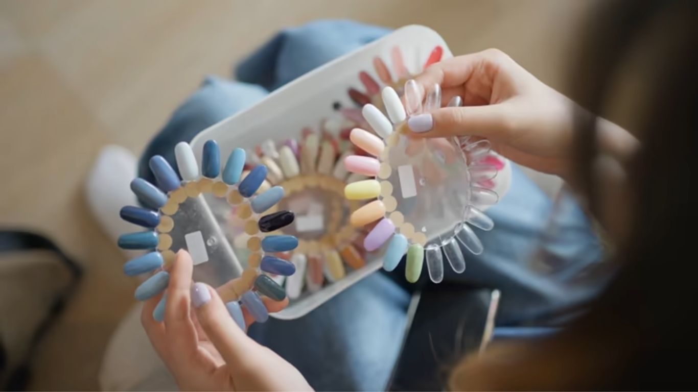 Chọn màu móng tay tôn da